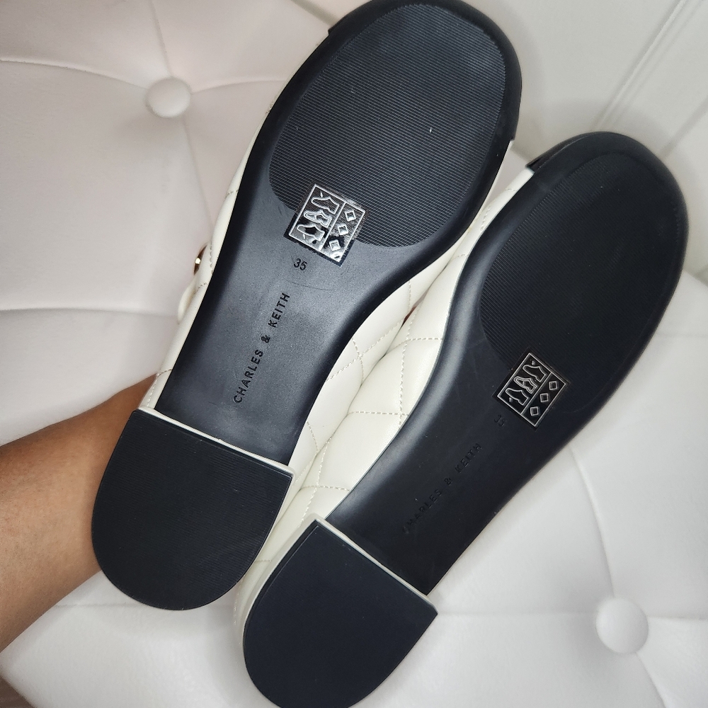 Charles & Keith Quilted Cap Toe Mary Janes 35 - Picture 8 of 8